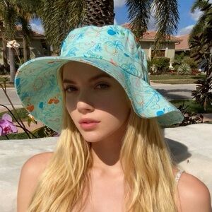 NWT Disney Bucket Hat - Mickey And Minnie Sun Hat With Ties